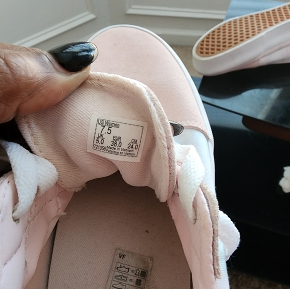 Sneakers - Picture 10 of 11